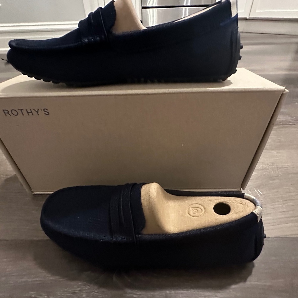 Rothys Driver Sapphire Blue 8 EUC- Like New